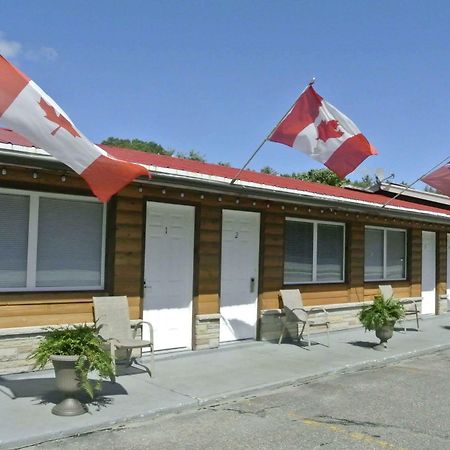 Gold Pine Inn Motel Gravenhurst Esterno foto